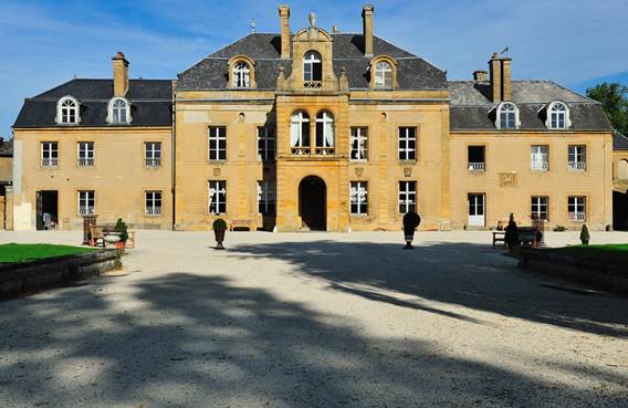 Donchery Sedan Chateau du Faucon