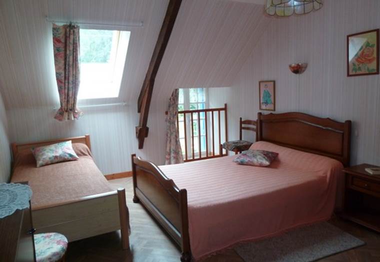 chambre d'hôte Le May-chambre rose-  BULEON ©