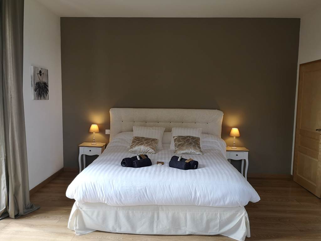 Bed and Breakfast - La Maison D'Hotte