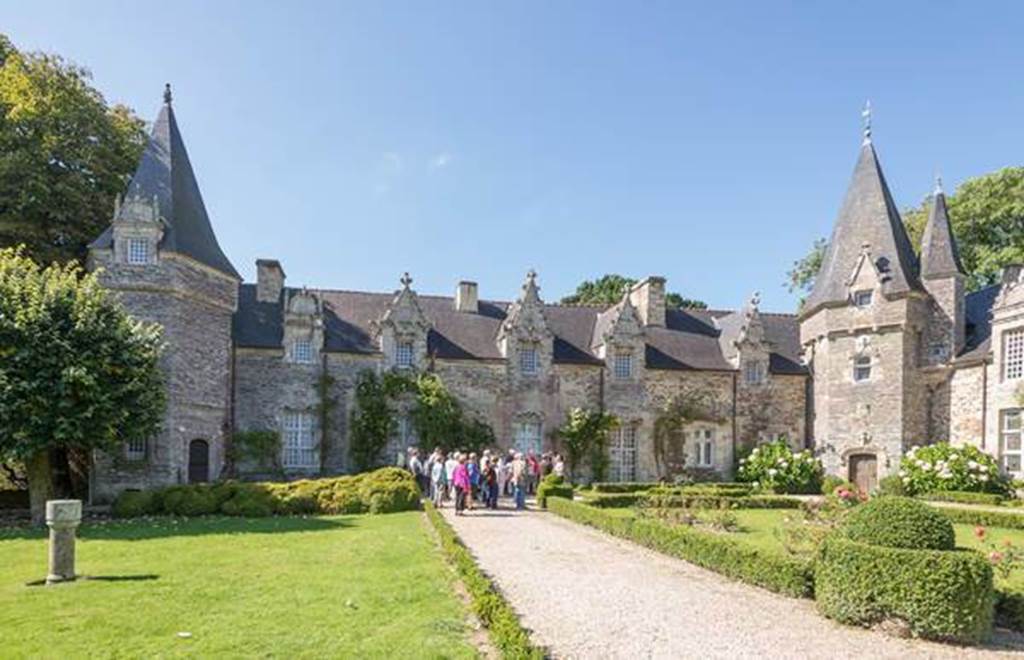 Visite guidée estivale de Rochefort-en-Terre - Morbihan Bretagne Sud (Crédit photo : A. GUI) Visite guidée estivale de Rochefort-en-Terre - Morbihan Bretagne Sud (Crédit photo : A. GUI )