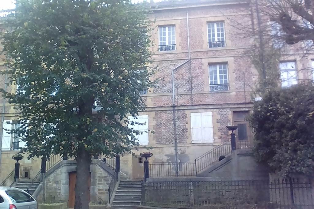 Chambres dans appartement de caractère avec vue Meuse