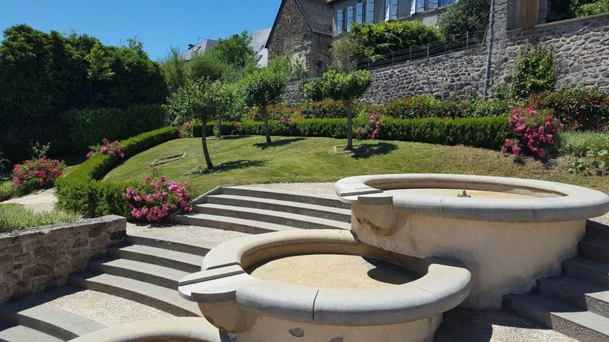 Le-belvedere-de-Gratte-Bruyere-a-Serandon