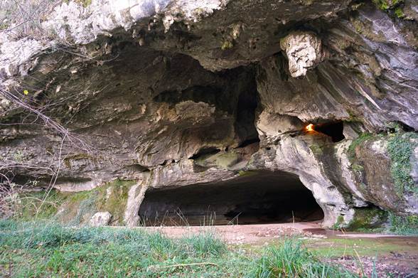 Les grottes de Sare