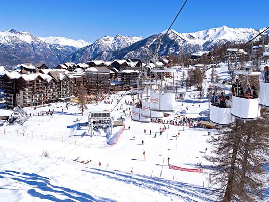 Vars-Risoul, l’un des plus grands et des plus beaux domaines skiables des Alpes du Sud