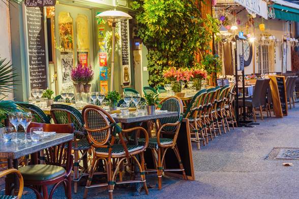 MOUGINS