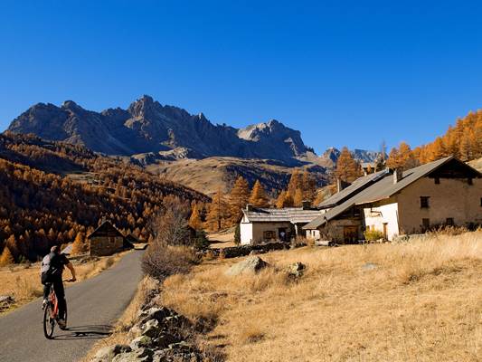Névache, la vallée de la Clarée et la vallée Étroite