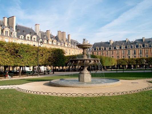 La place des Vosges, au cœur du Marais