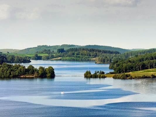 Le lac de Vassivière et le Centre international d'Art & du Paysage 