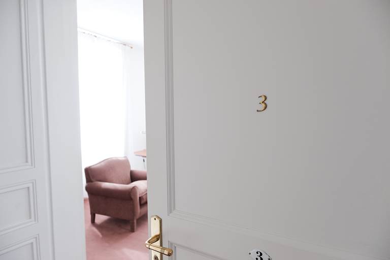 on pousse la porte
