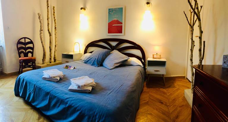 Vue d'ensemble de la chambre du Lotus