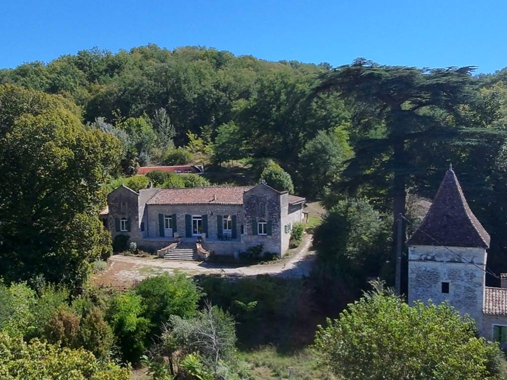 maison-de-caractère-et-pigeonnier