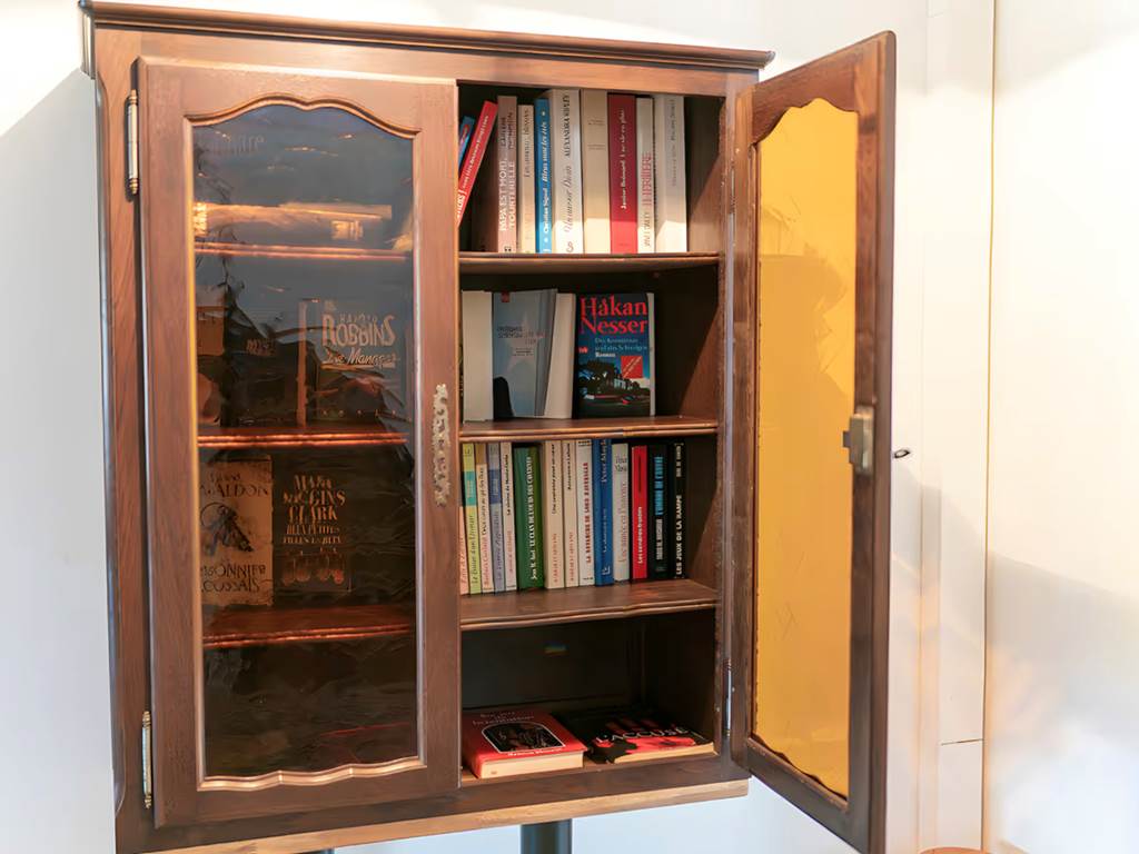 bibliotheque-bois-gite-olonzac