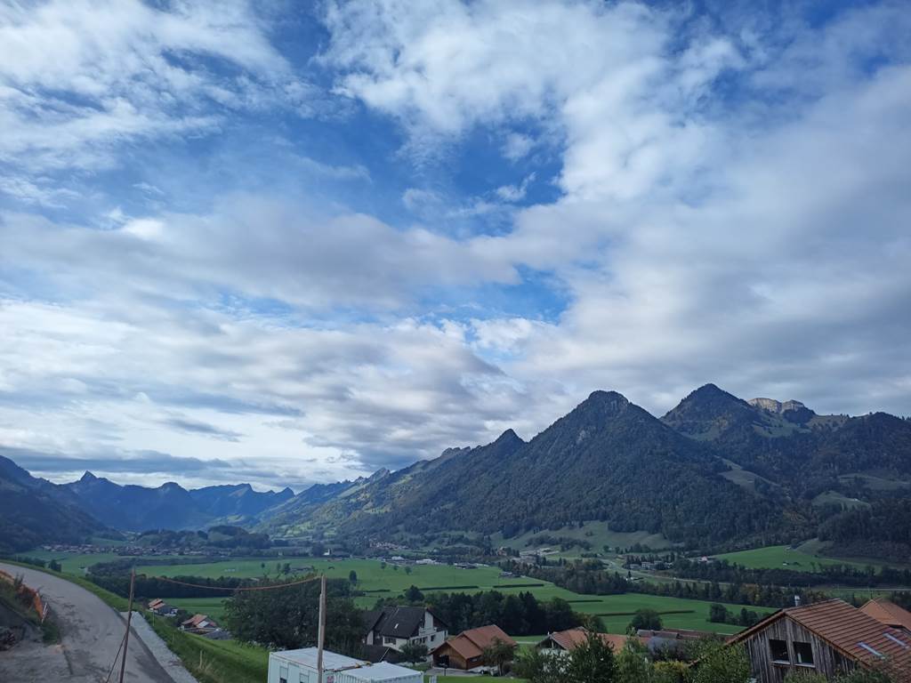 Vue sur la vallée depuis la terrasse du studio