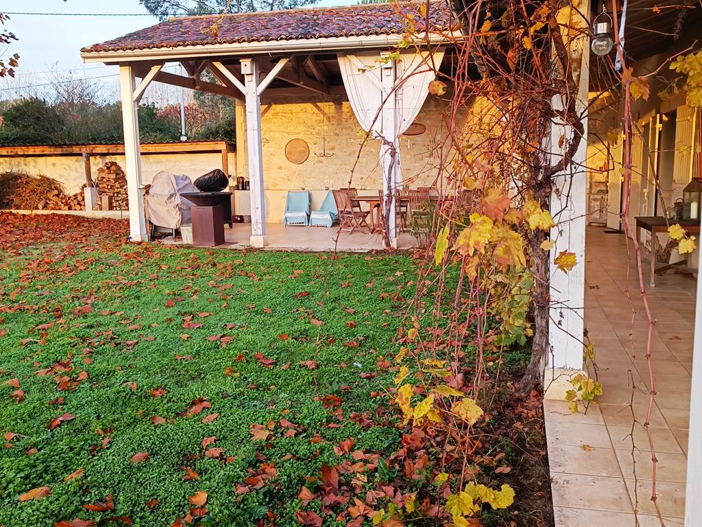 Gîtes, chambre d'hôtes et table d'hôtes gastronomique à Casteljaloux Lot et Garonne, piscine, jacuzzi et spa