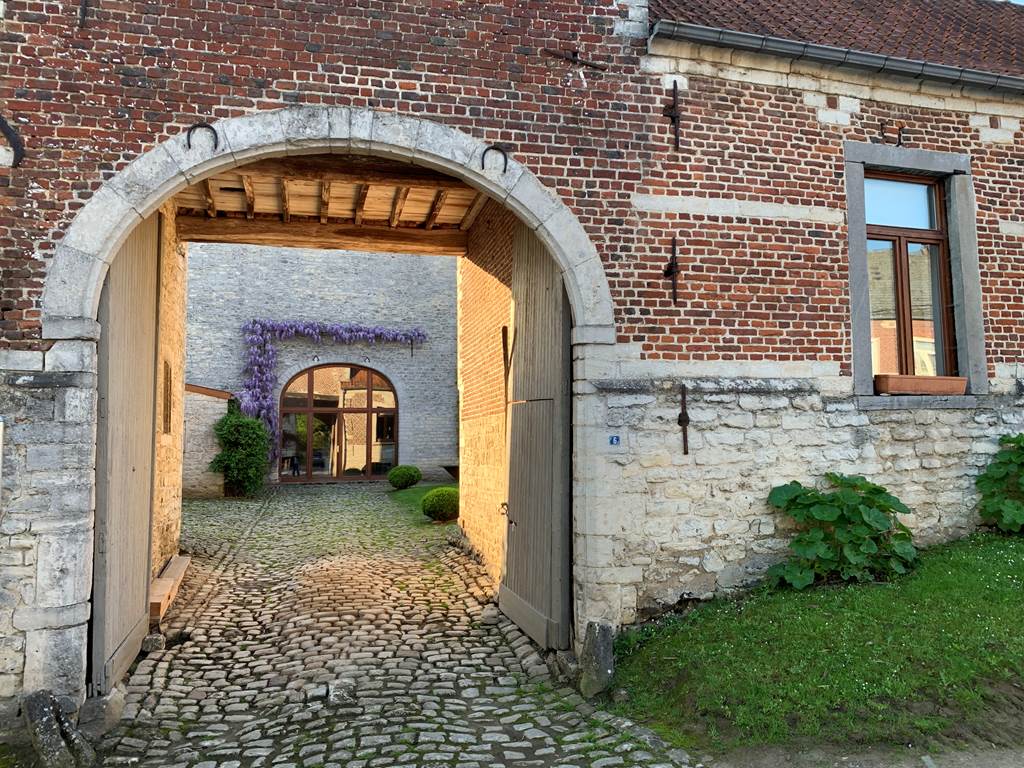 Entrée par le porche