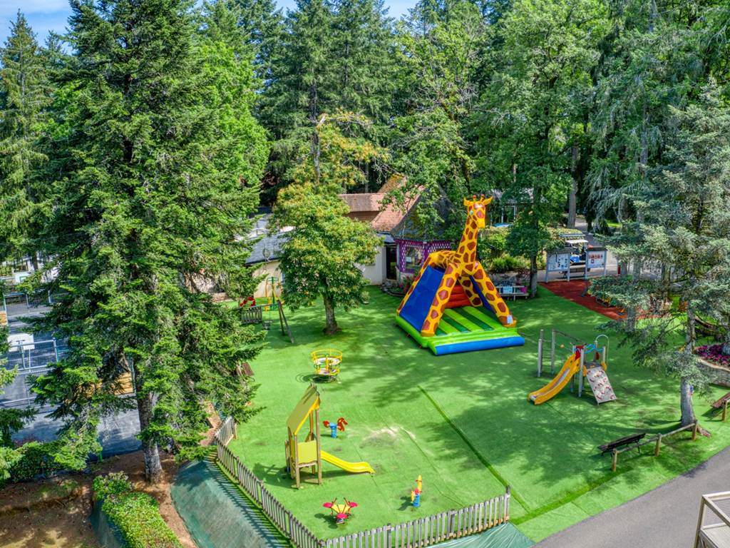 camping_famille_enfant_aire_de_jeux