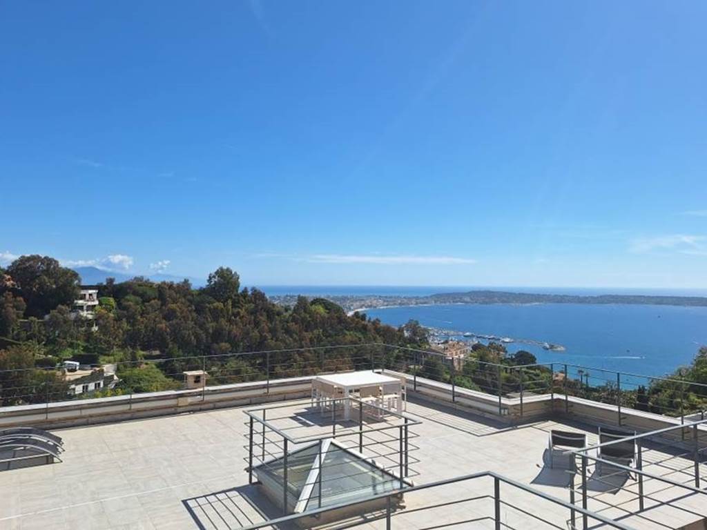 Terrasse panoramique vue mer villa luxe