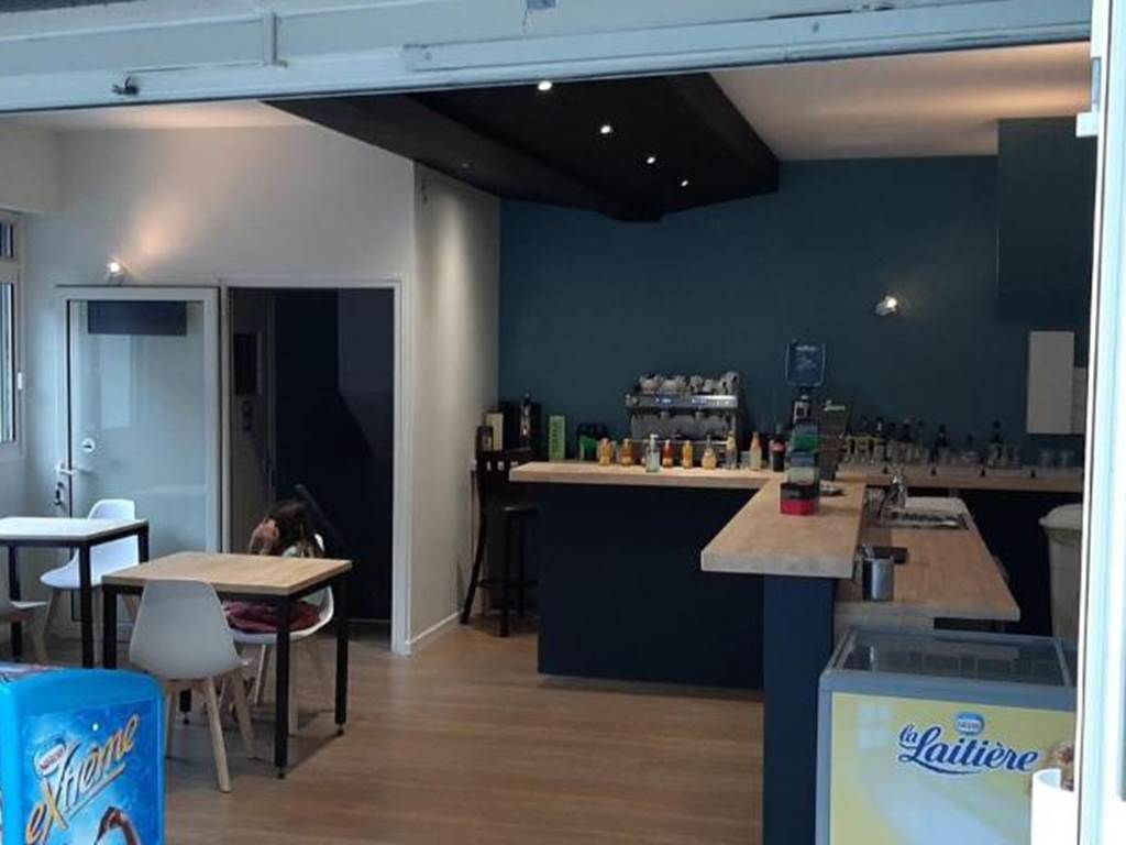 bar
