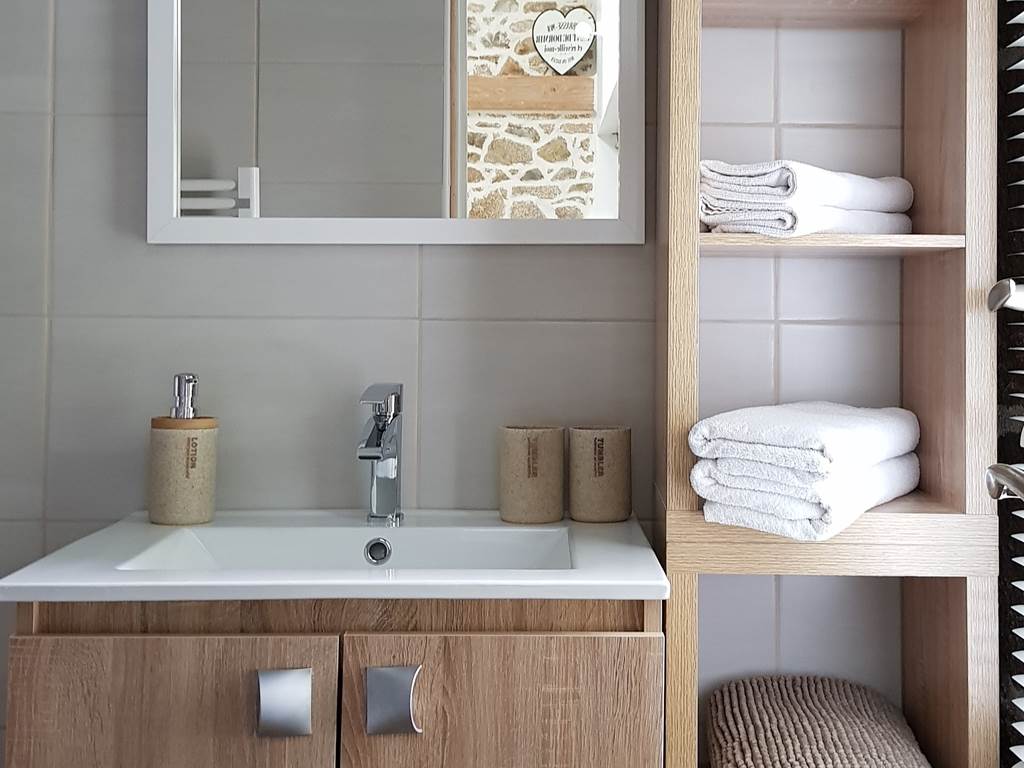 Coeur de granit - salle de bain - chambres d'hôtes 2 personnes