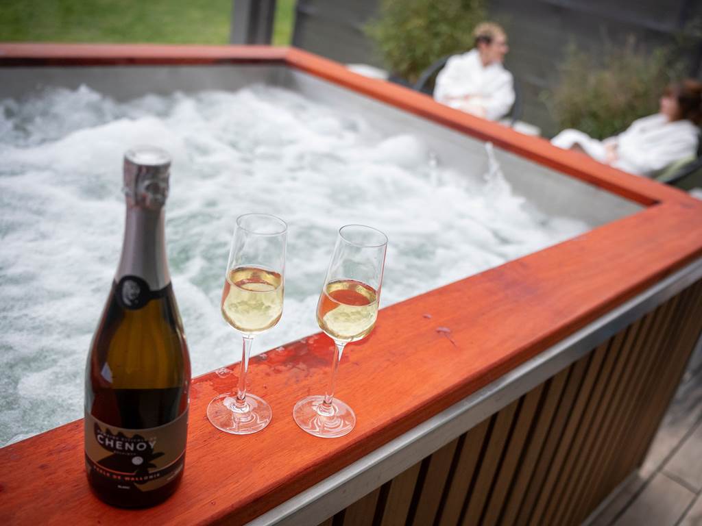 Jacuzzi