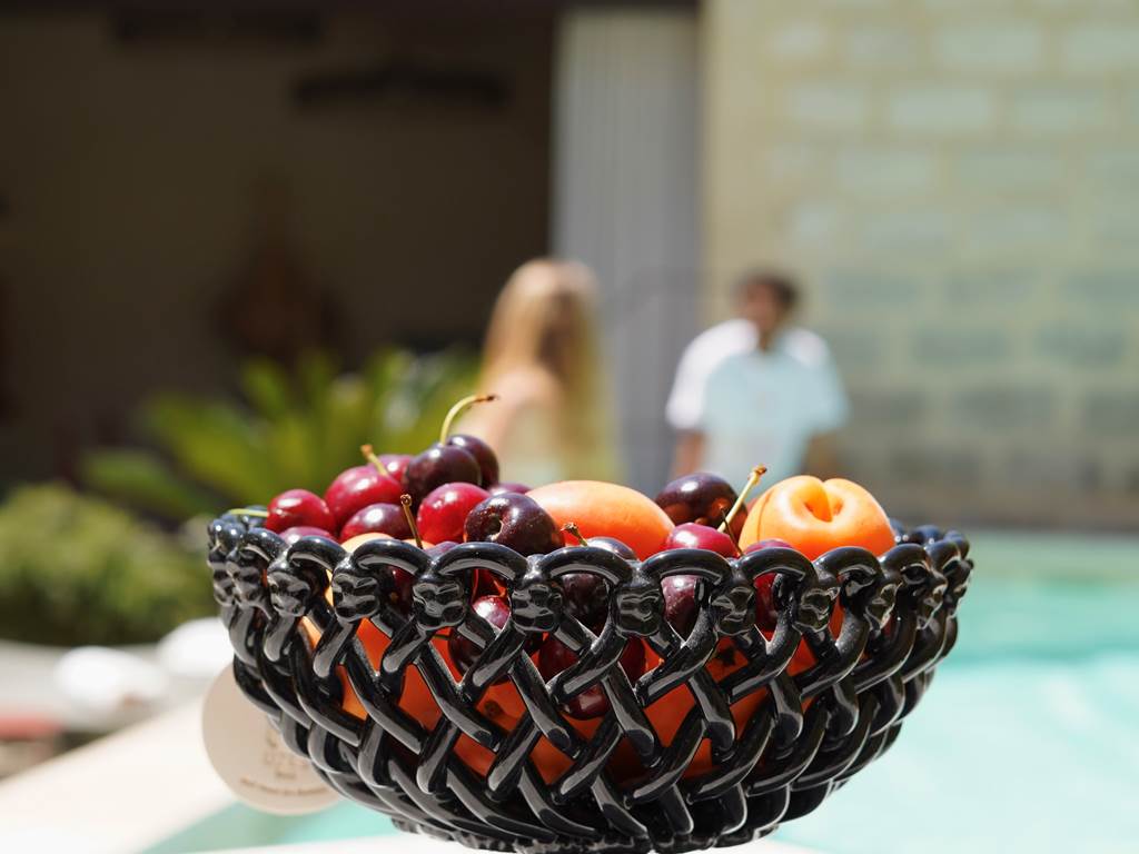 3 piscine et fruits Marcelle en Camargue