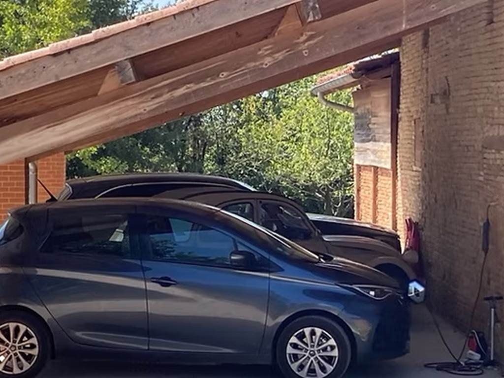 parking-prive-gratuit-manoir-du-bouyssou-cintegabelle