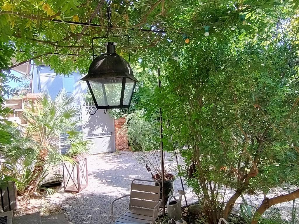 16-bis-gite-hotel-marssac-jardin-glycinne