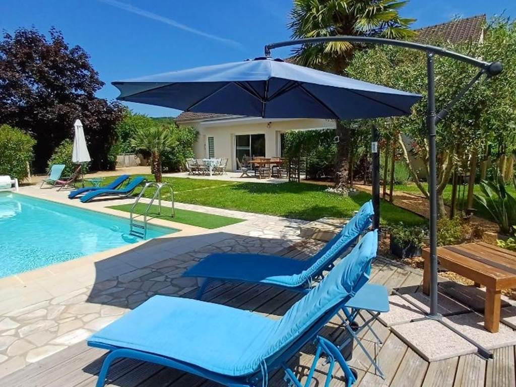 vacances-famille-chambre-hotes-avec-piscine.jpg