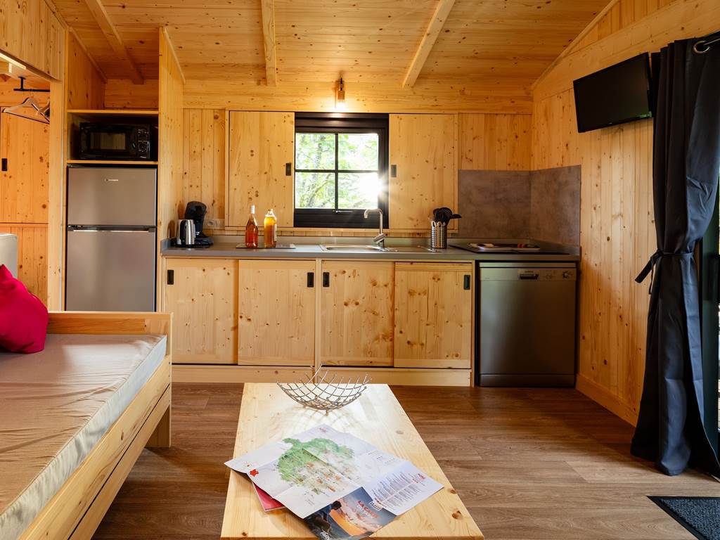 les-chalets-de-fiolles-tarn-occitanie-location-cabane-lodge-glamping-int2