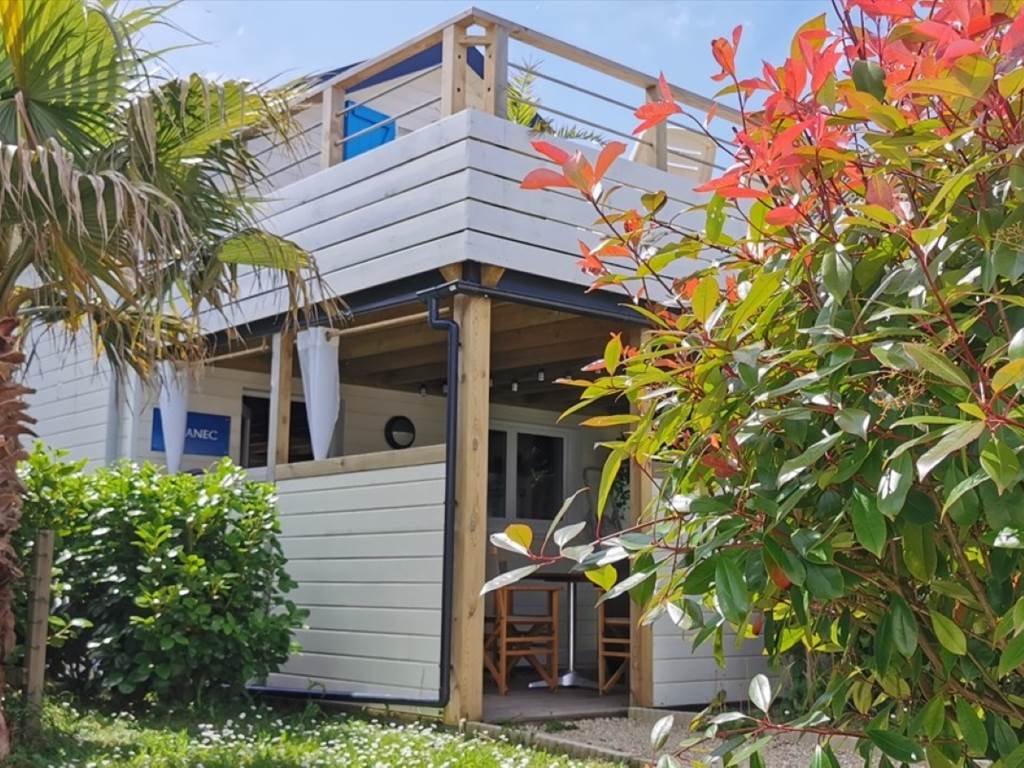 double terrasse au Lodge de Kerescar avec vue panoramique et Jacuzzi privatif