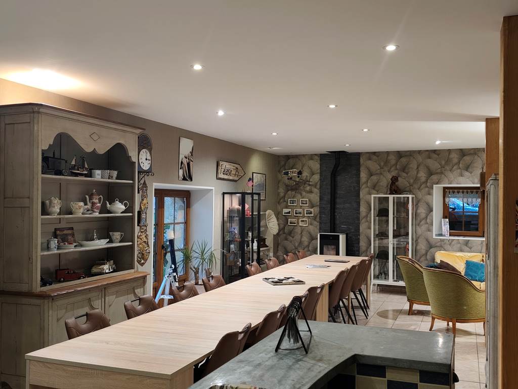 petit-déjeuner-convivialité-salé-sucré-plage-nouvelle-décoration-vintage-chiner-découvrir-normandie
