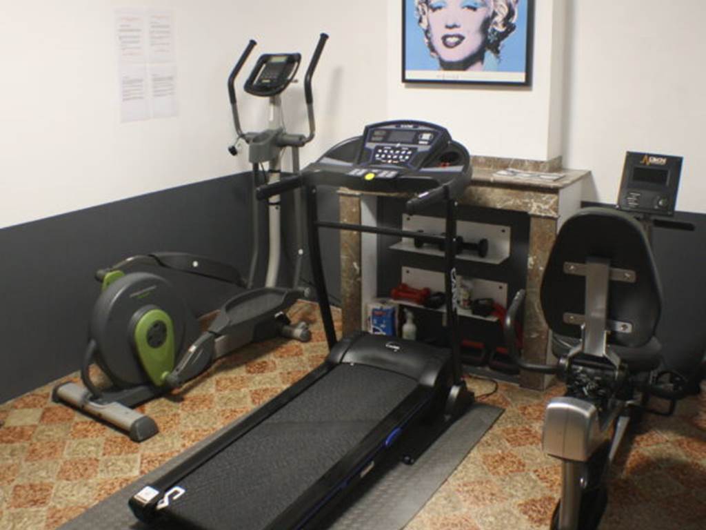 salle-de-sport-gite-famille-olonzac-velo-tapis