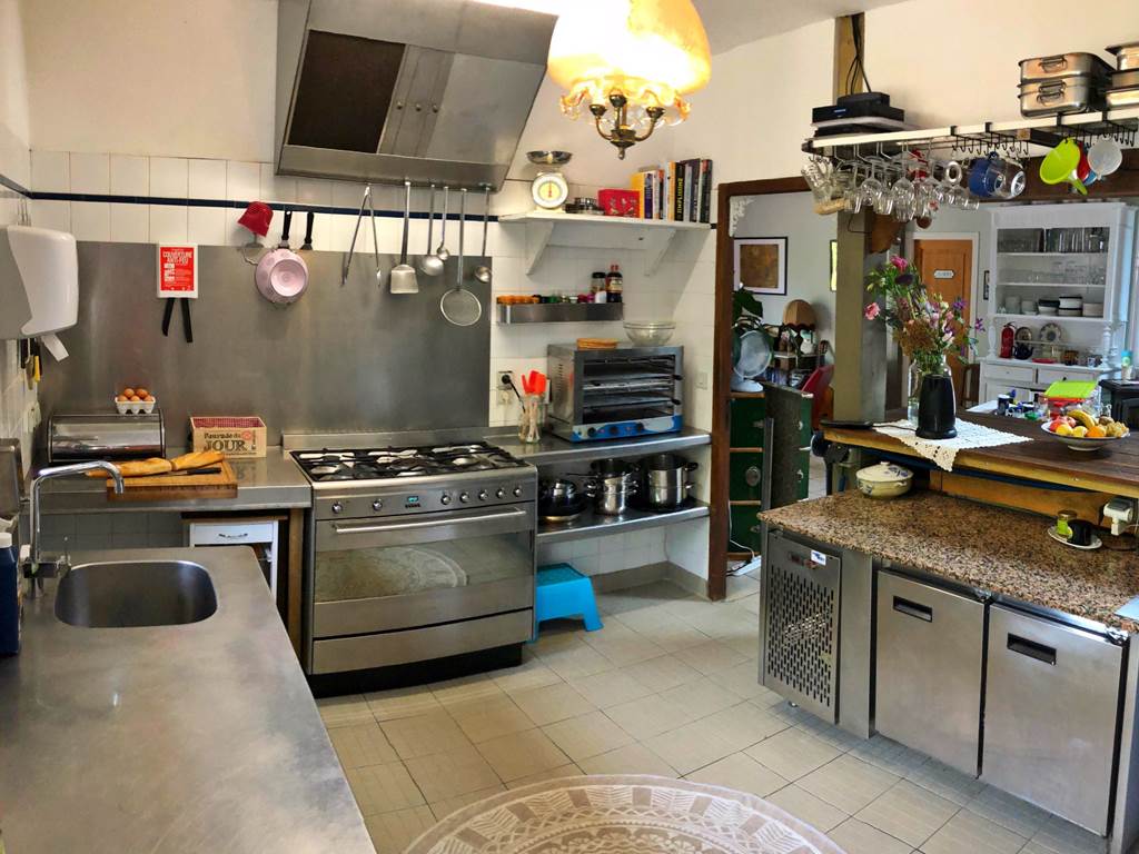 Un cuisine professionnelle équipée pour les grandes familles