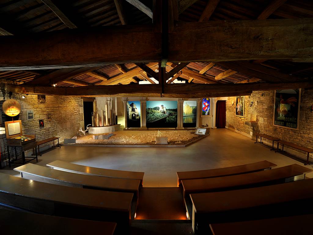 AMPHITHEATRE