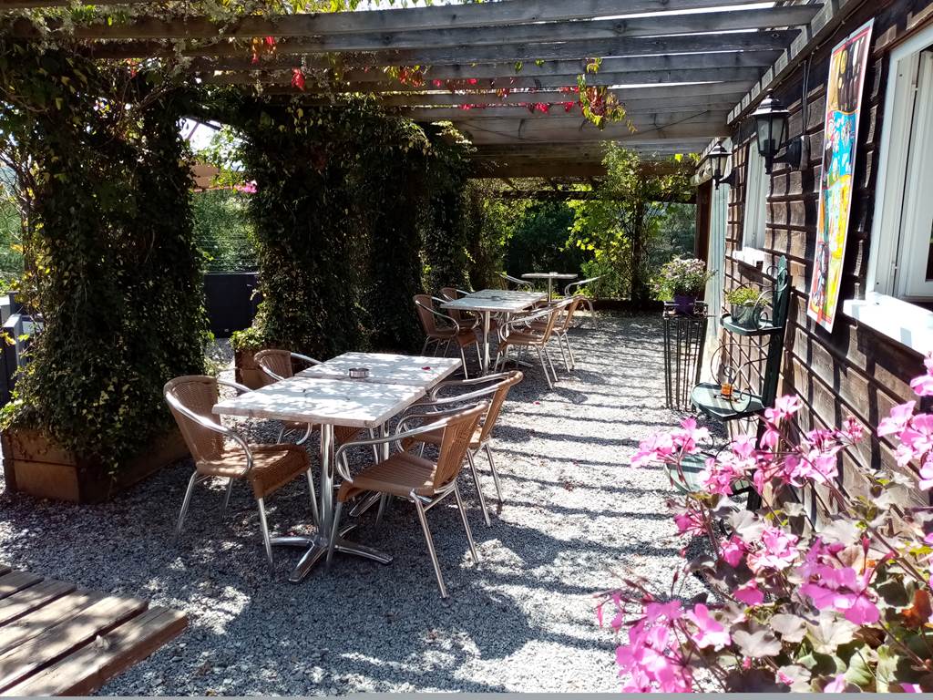 camping-la-perle-creuse-restaurant-terrasse