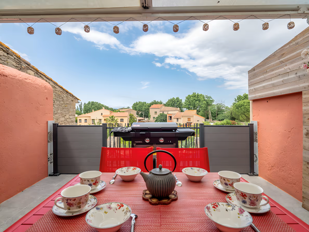 terrasse-panorama-table-exterieure-gite-canal-du-midi