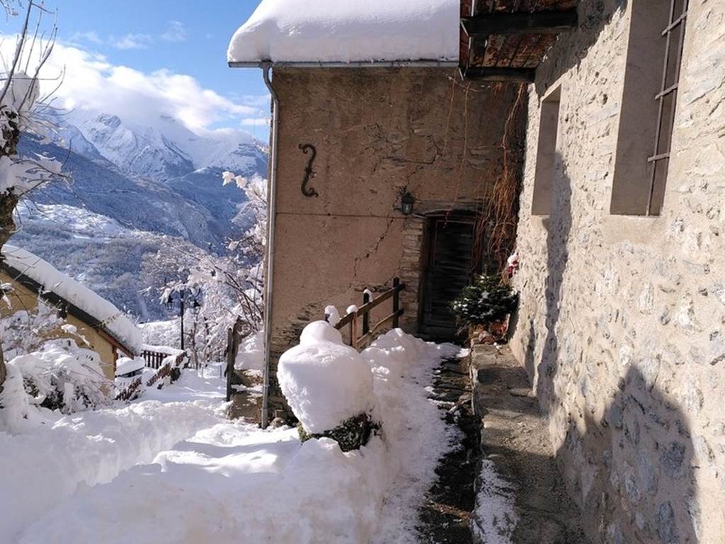Entrée du gîte hiver.