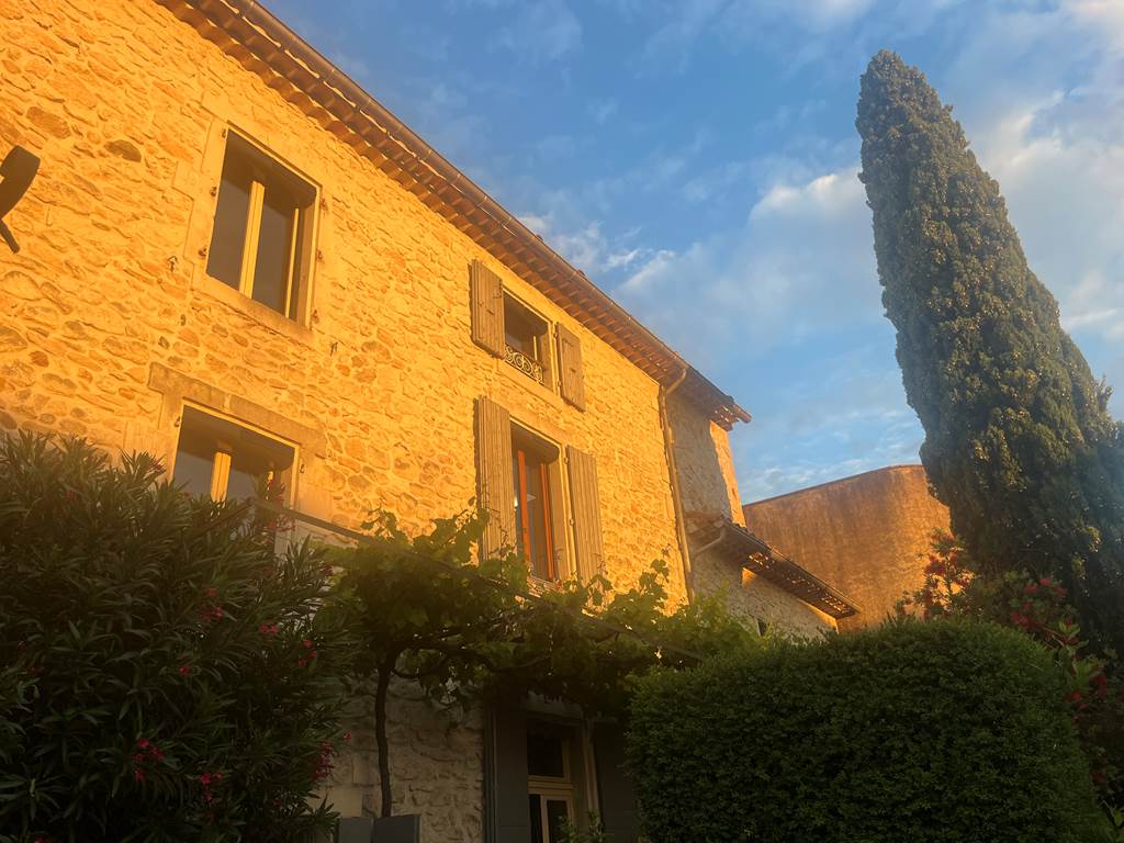 Couché de soleil sur notre maison en Provence - Lapalud
