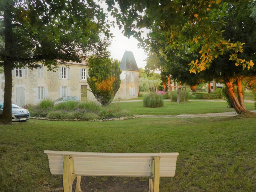 Le jardin du château au coucher du soleil