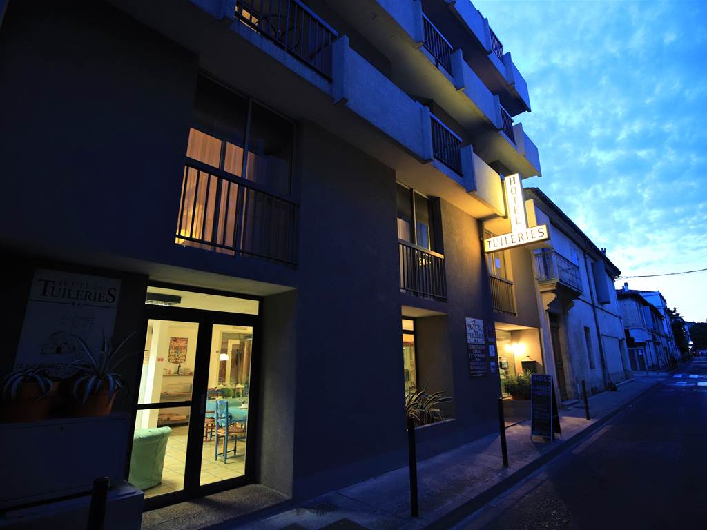 Hotel des Tuileries, Nîmes centre proche Musée de la Romanité