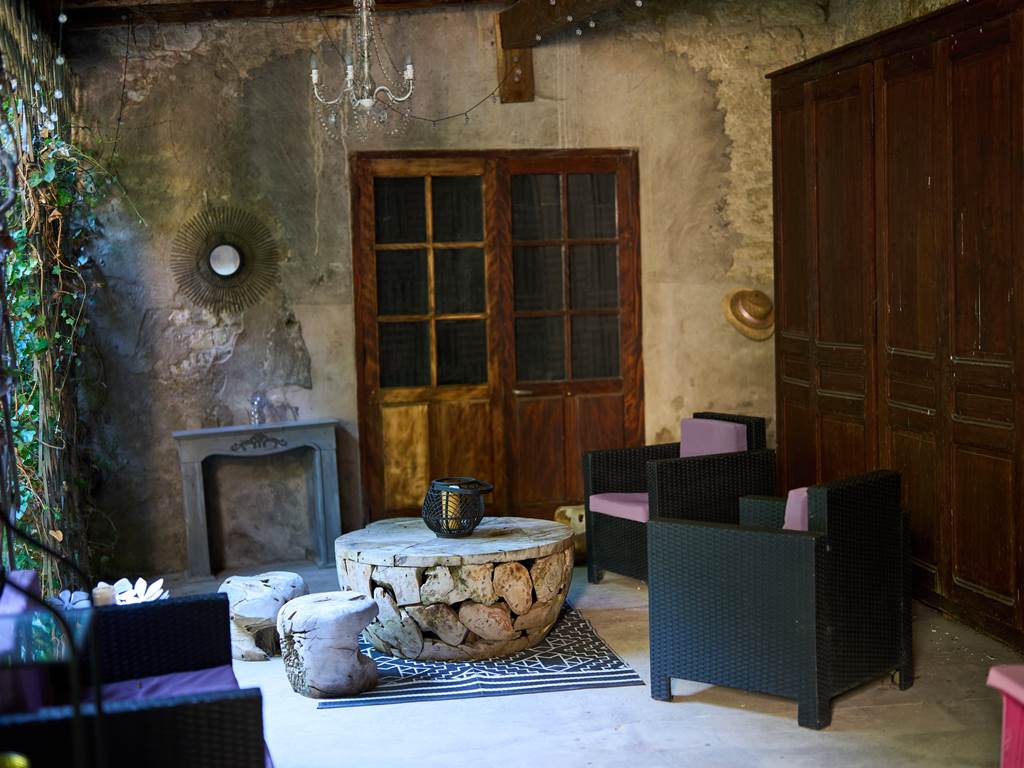 Cour intérieure - coin lecture