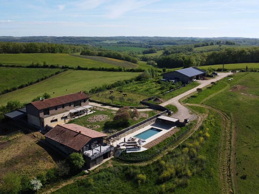 vue aérienne gîte 4 étoiles ferme du Hitton