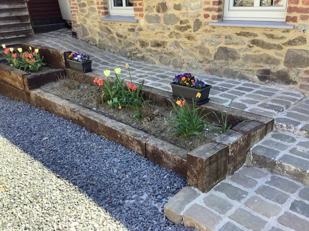 Parterre à l'avant de la maison