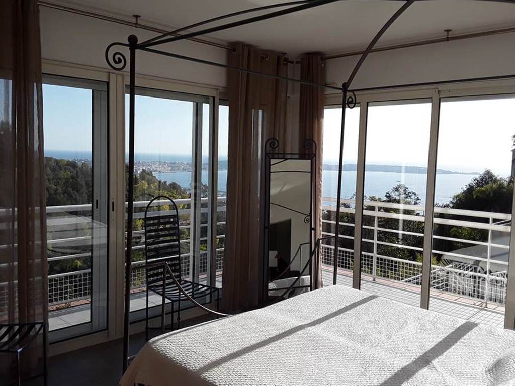 Chambre avec vue mer villa Cannes