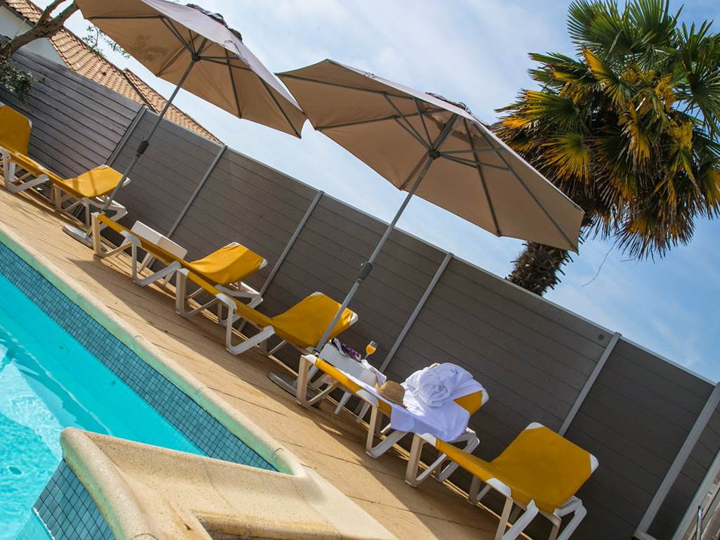 Piscine chauffé d'avril à septembre