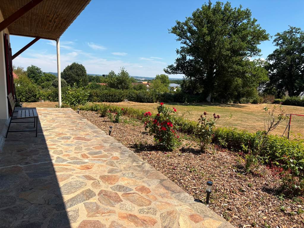 Le Faré des Bruyères – Gîte à Guéret (Creuse) -Terrasse