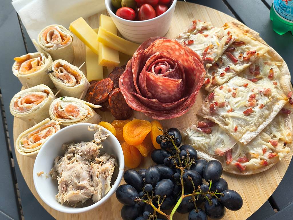 planche-apero-table-d-hotes-la-fleche.jpg