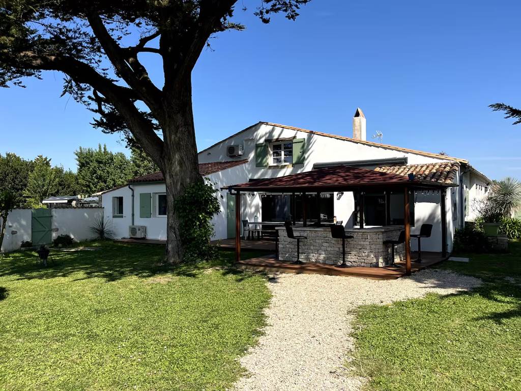 Ile-De-Ré Grande Maison - Pergola vue jardin - Plancha barbecue apéro