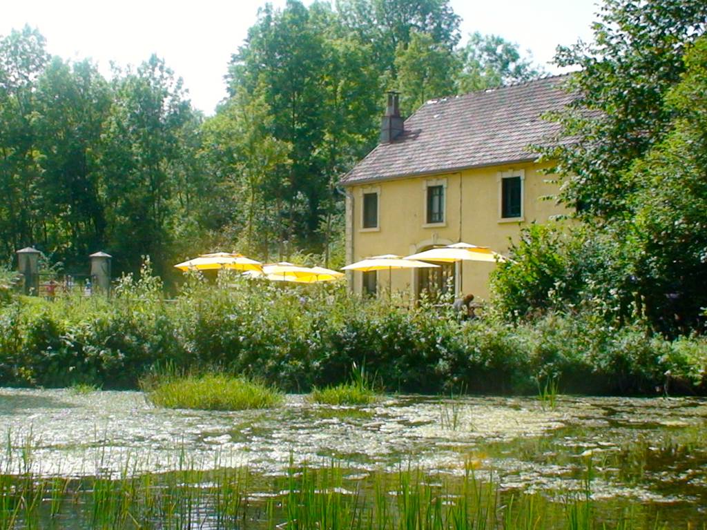 Maison depuis étang