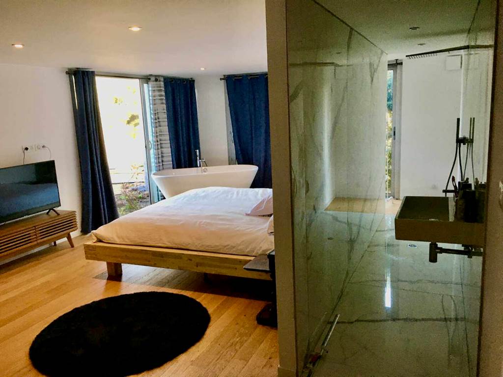 La suite Agosta et sa salle de bain